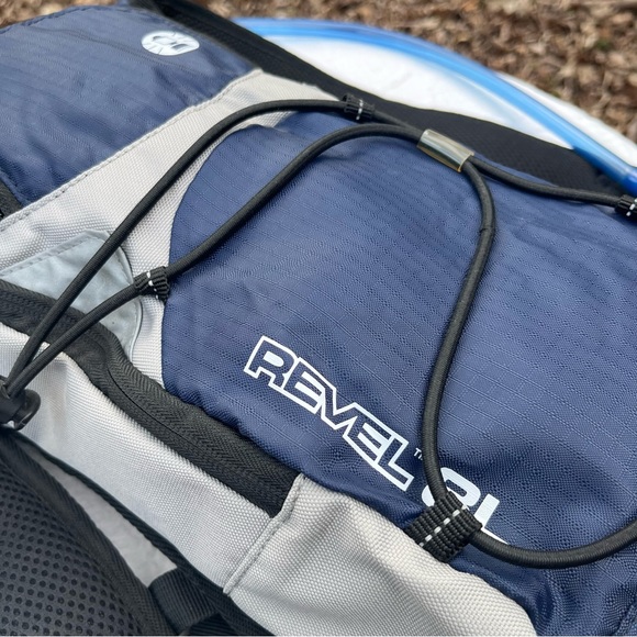 Coleman Brand Hydration Bladder backpack REVEL 8L - Picture 3 of 4